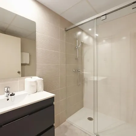 Miami - El De Siempre, Nunca 酒店 卡里拉