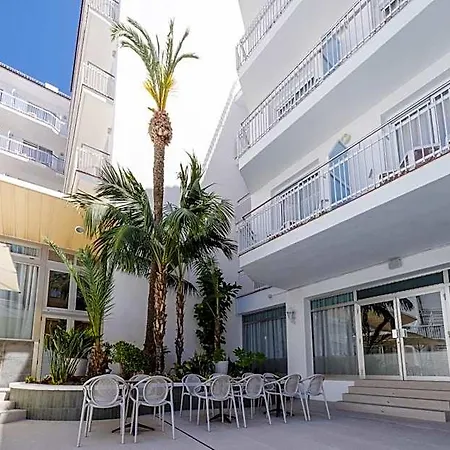 Miami - El De Siempre, Nunca Ξενοδοχείο Καλέλα