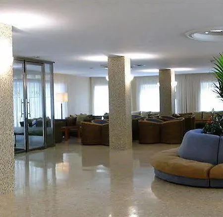 Miami - El De Siempre, Nunca 3* Калелья