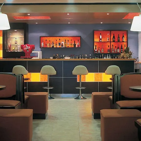 Miami - El De Siempre, Nunca 酒店 卡里拉