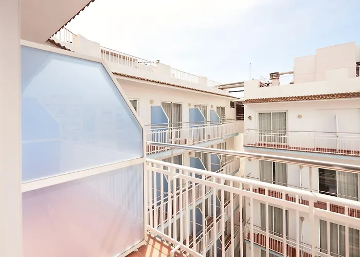 Miami - El De Siempre, Nunca Hotel