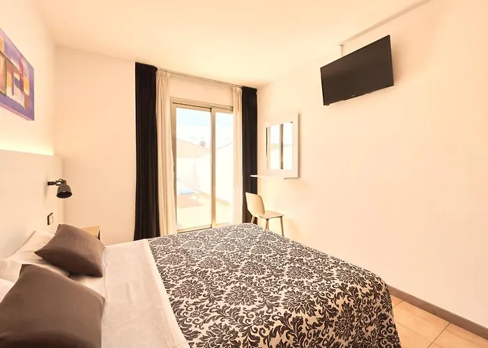 Miami - El De Siempre, Nunca Ξενοδοχείο