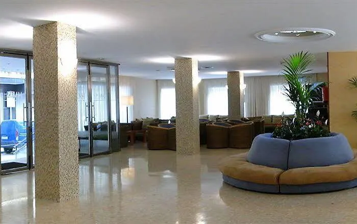 Miami - El De Siempre, Nunca 3* Καλέλα